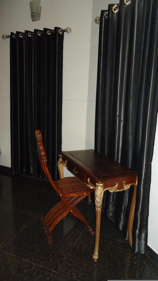 Midway Hotel & Restaurant Sadiqabad Dış mekan fotoğraf