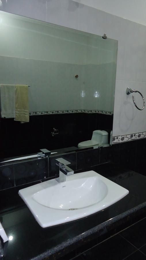 Midway Hotel & Restaurant Sadiqabad Dış mekan fotoğraf